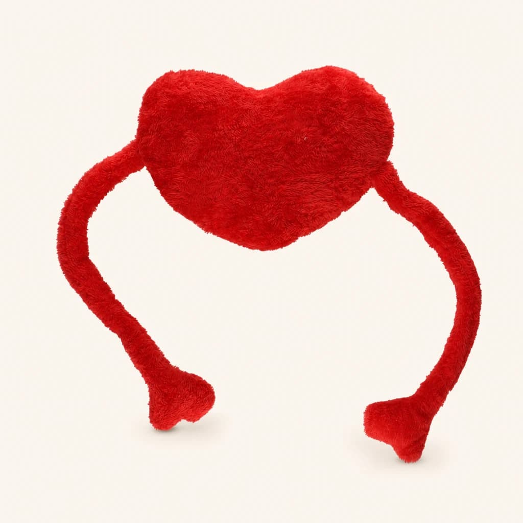 Peluche coração com braços